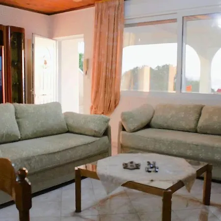 Arokaria Apartment *